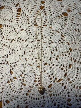 Vintage Gold Tone Dainty Chain Necklace with Heart Pendant Estate Sale Jewelry